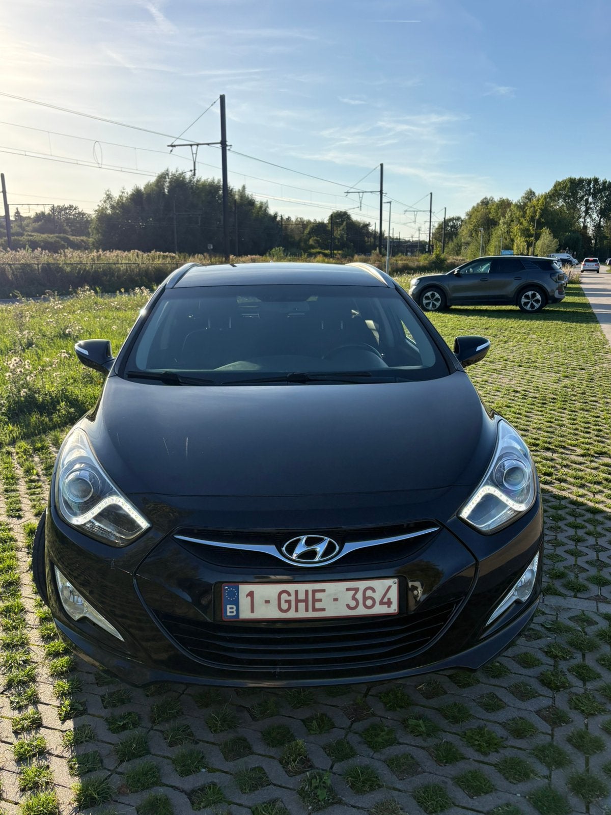 Hyundai i40 1.6 benzine 3950€, Auto's, Hyundai, Voorwielaandrijving, Euro 5, Stof, Zwart
