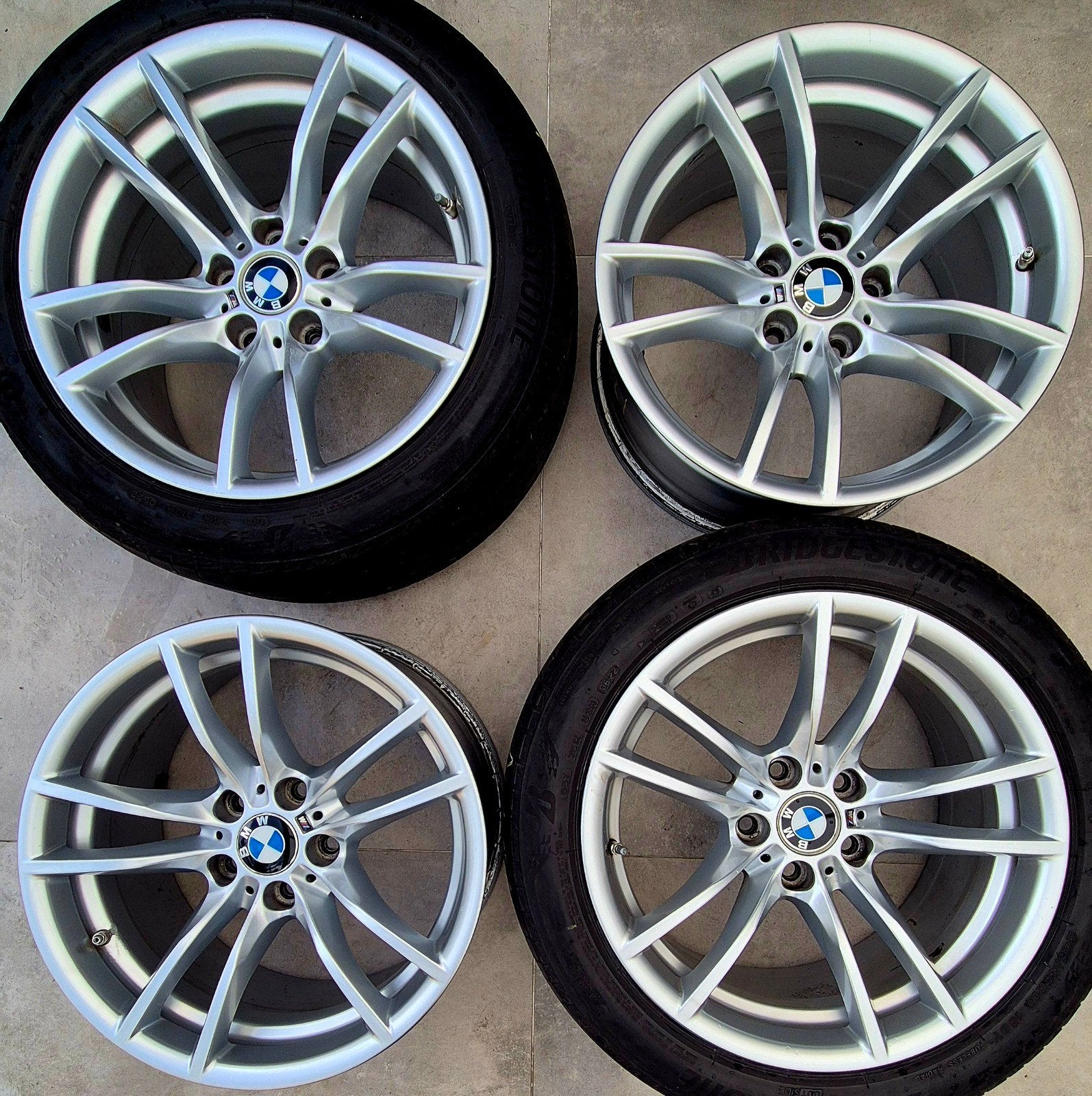 JANTES BMW 18 POUCES M D'ORIGINE AVEC DE BONS PNEUS 5X120, Autos : Pièces & Accessoires, Enlèvement, 18 pouces, Pneus et Jantes