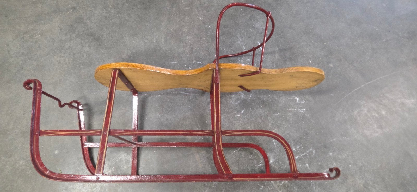 Elegant , hout en smeedijzeren degelijke antieke slee., Enlèvement