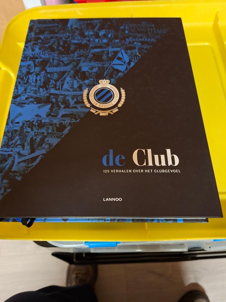 De Club, Boeken, Ophalen