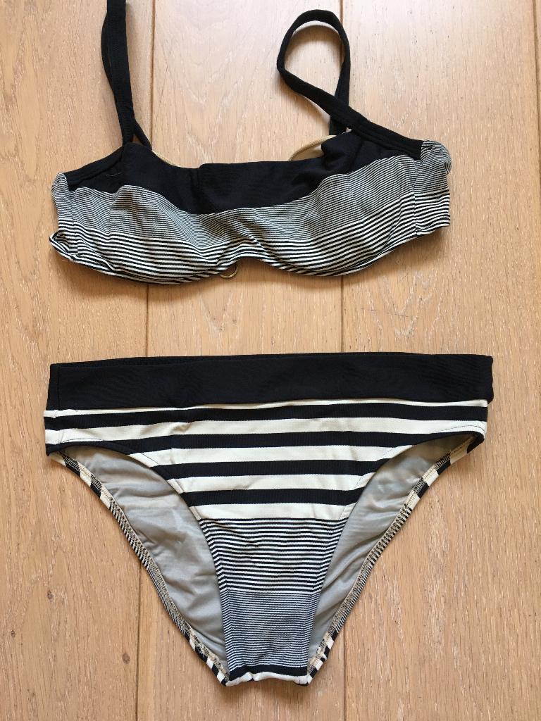 Bikini Risk zwart gestreept maat 75B, Kleding | Dames, Badmode en Zwemkleding, Zwart, Ophalen of Verzenden, Zo goed als nieuw