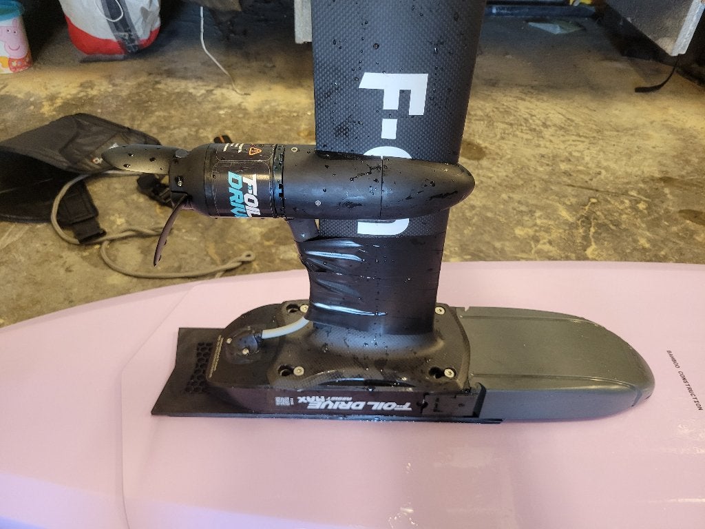 Foil drive maxx assist met 2 baterijen., Watersport en Boten, Wingsurfen, Ophalen, Zo goed als nieuw, Overige