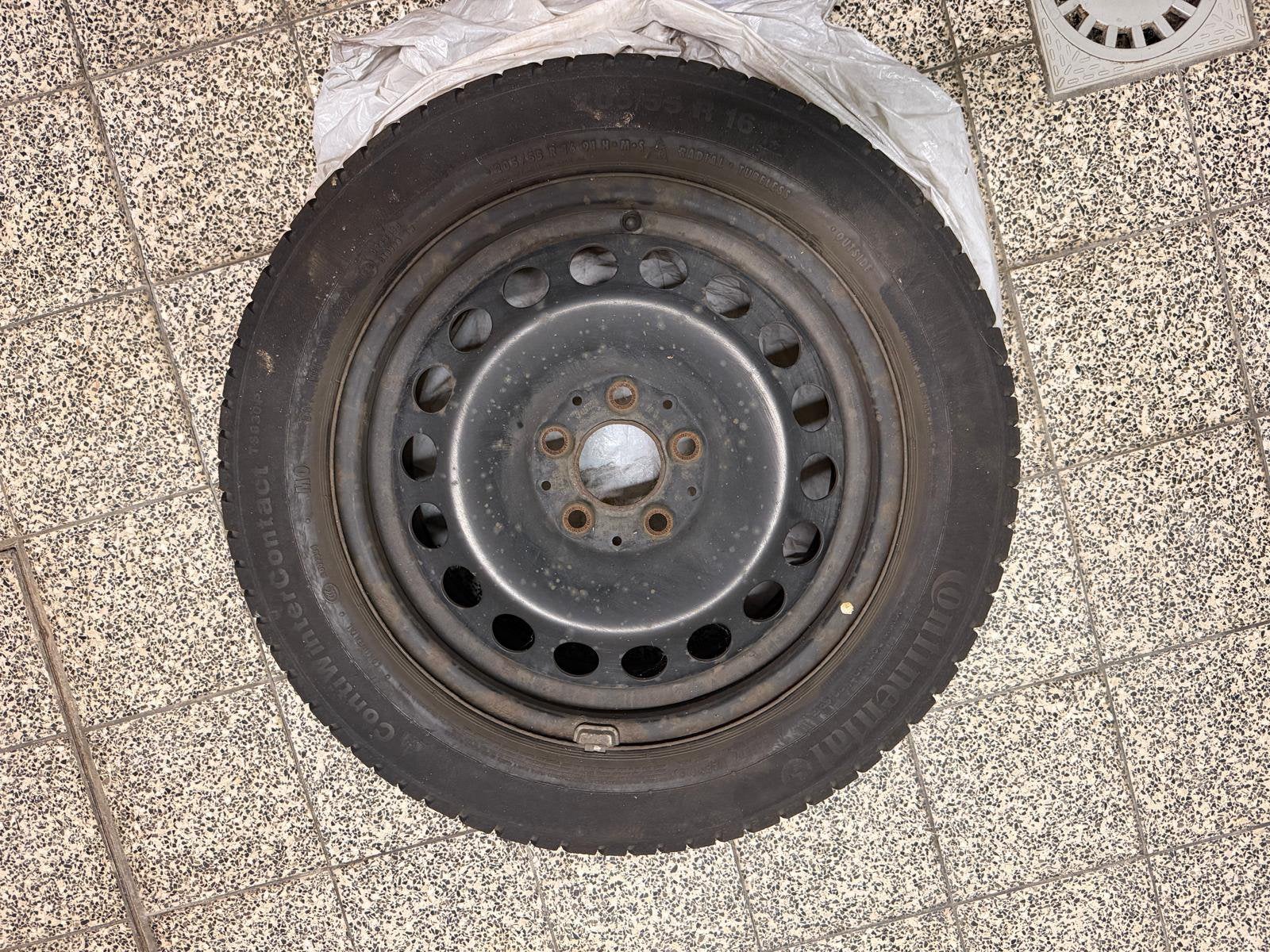 Pneus hiver -  205/55 R16, Enlèvement, Pneus hiver, Pneu(s)