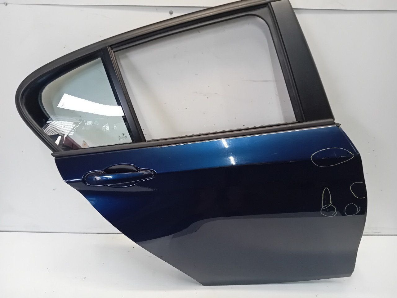 Portier rechts achter BMW 1 serie, Auto-onderdelen, Onderdelen@venauto.nl, Van der Ven Autorecycling B.V., Gebruikt, Ettenseweg 76, 4706 PB Roosendaal, The Netherlands