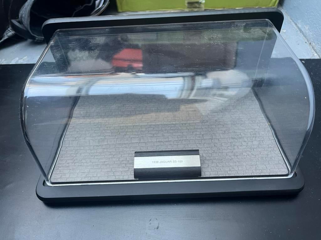 Boite pour pour voiture de collection, Ophalen, Zo goed als nieuw, Auto