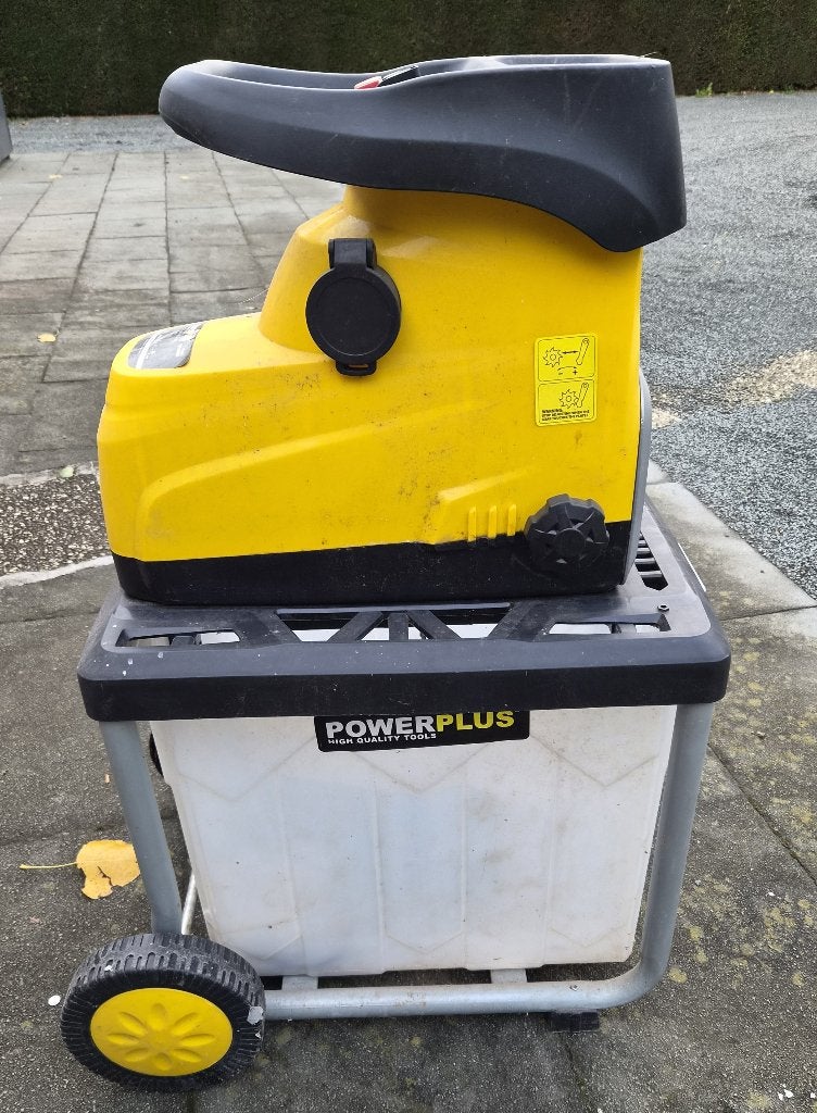 hakselaar, Tuin en Terras, Ophalen, Zo goed als nieuw, Powerplus, Met opvangbak