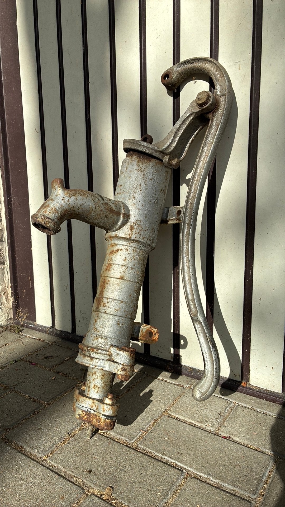 Oude pomp, Tuin en Terras, Waterpompen, Ophalen, Zo goed als nieuw