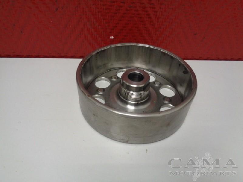 VLIEGWIEL Suzuki GSX R 750 2004-2005 (GSXR750 K4 / K5), Motoren, Dhr. S. di Majo, Gebruikt, Info@cama-motorparts.nl, P.J. Troelstraweg 8 8
3144 CX  MAASSLUIS, NL