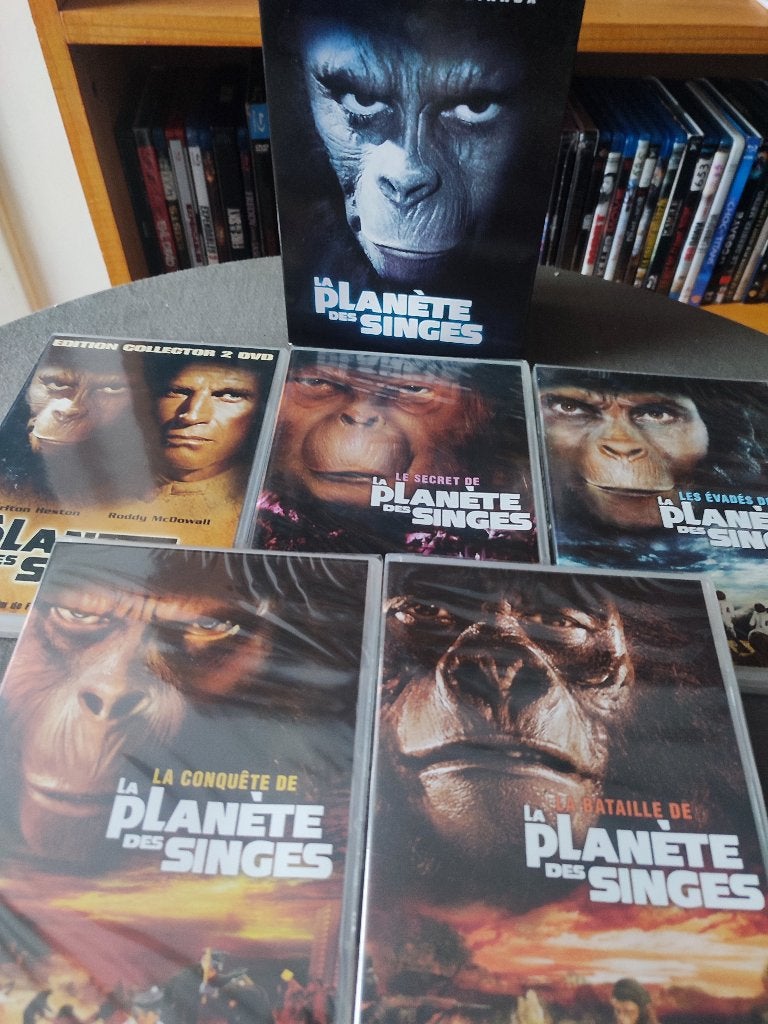 LA PLANETE DES SINGES - Coffret dvd 5 Films Originaux NEUF, CD & DVD, Enlèvement ou Envoi, Neuf, dans son emballage, Science-Fiction