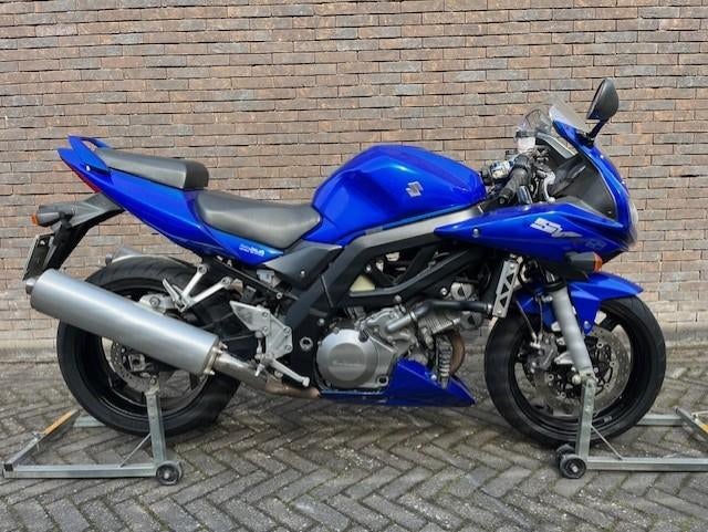 **PRIJSVERLAGING** SUZUKI SV1000S *100% ORIGINEEL* 10.020KM, Motoren, 2 cilinders, Gebruikt, Meer dan 35 kW, 996 cc