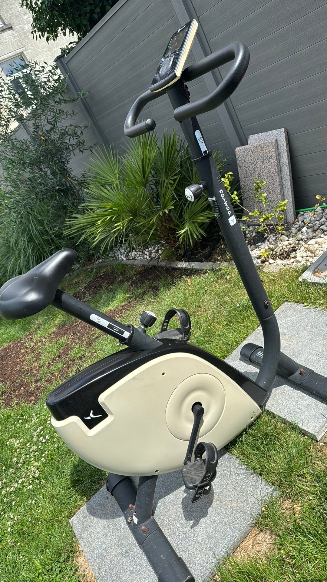 Velo tinterrieur bon etat. Marque domyos, Enlèvement, Comme neuf