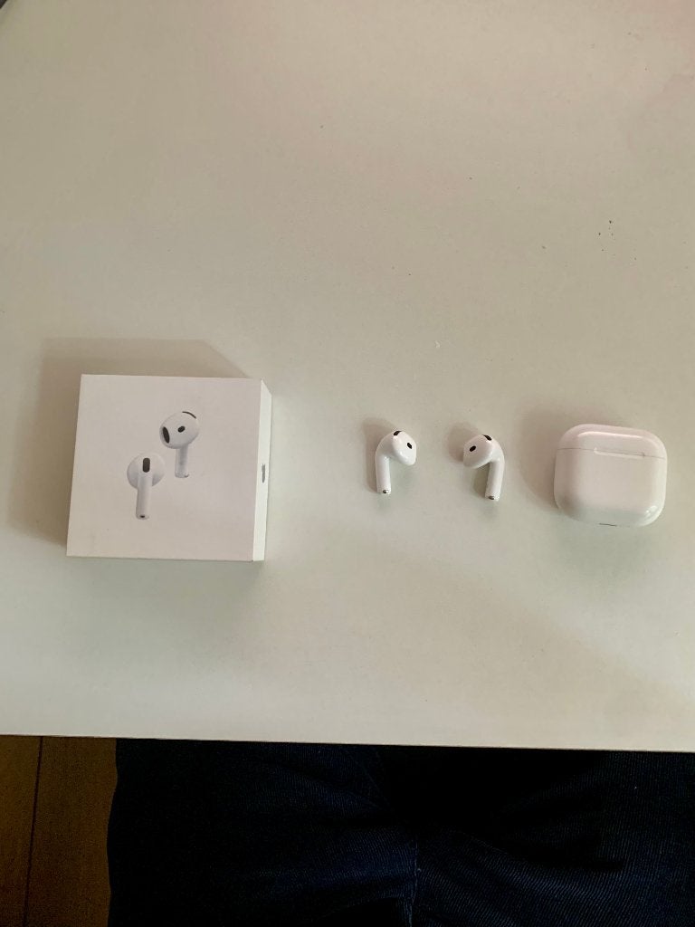 AirPods 4 avec réduction active du bruit, Blanc, Apple, Enlèvement, Utilisé