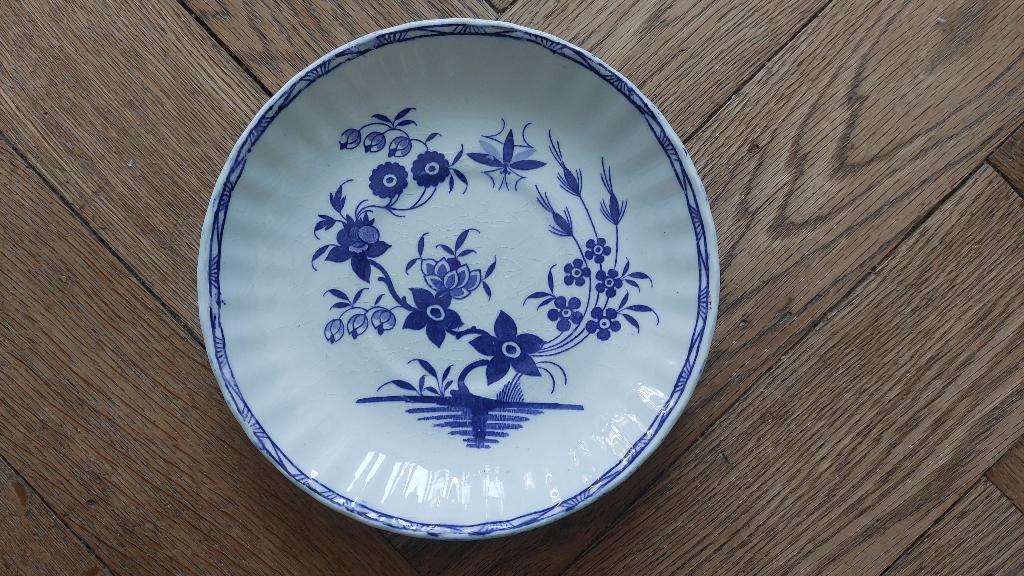 petite assiette en porcelaine de tournai, Enlèvement