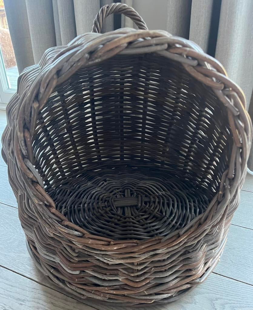 Magnifique lit pour chat en rotin, Animaux & Accessoires, Enlèvement, Comme neuf