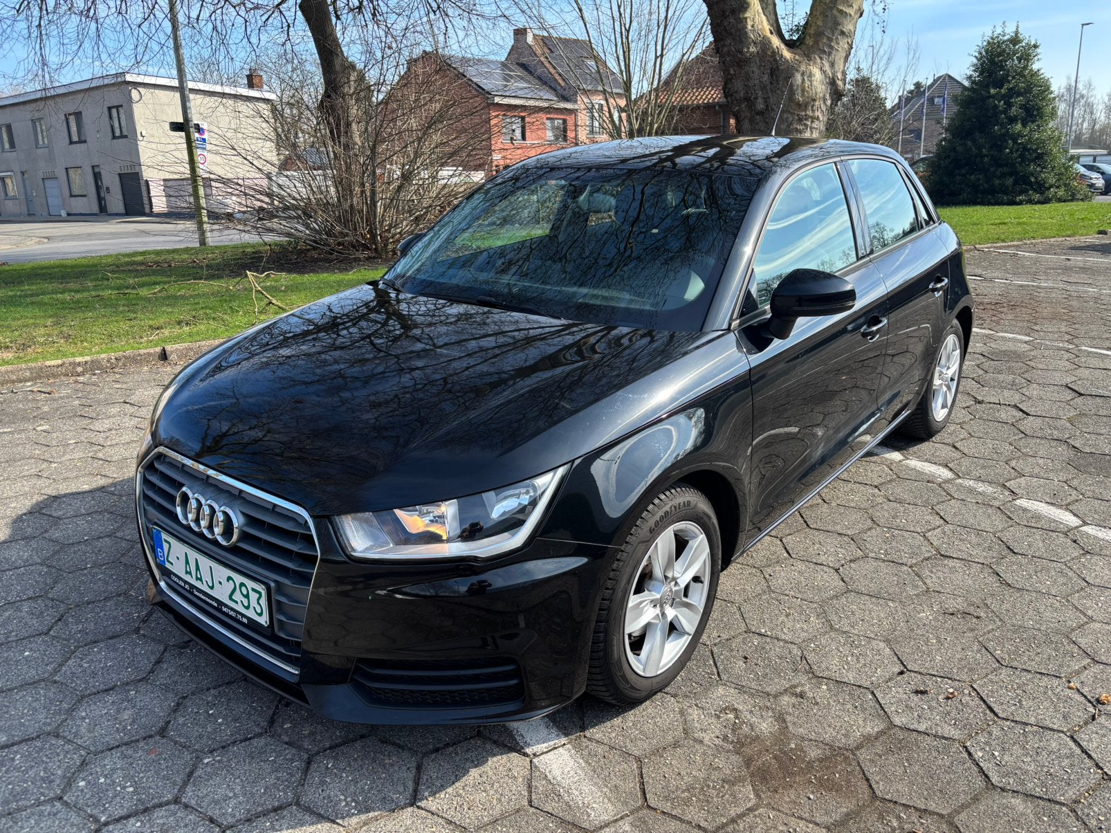 Prachtige Audi A1 benzine in top staat met garantie.EURO 6, Auto's, Audi, Voorwielaandrijving, Stof, A1, Zwart