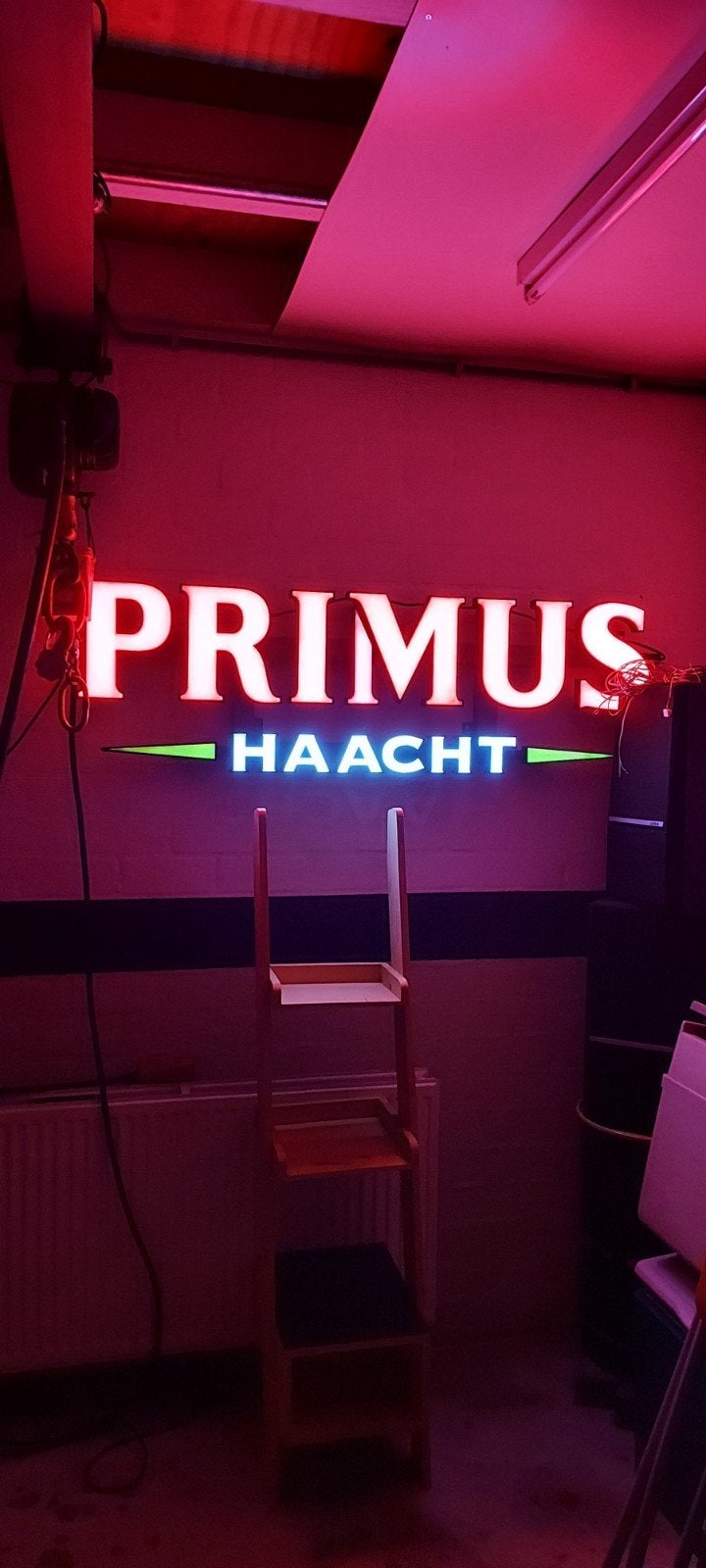 Primus Haacht lichtbak/ reclame bord groot., Ophalen, Zo goed als nieuw, Lichtbak of (neon) lamp