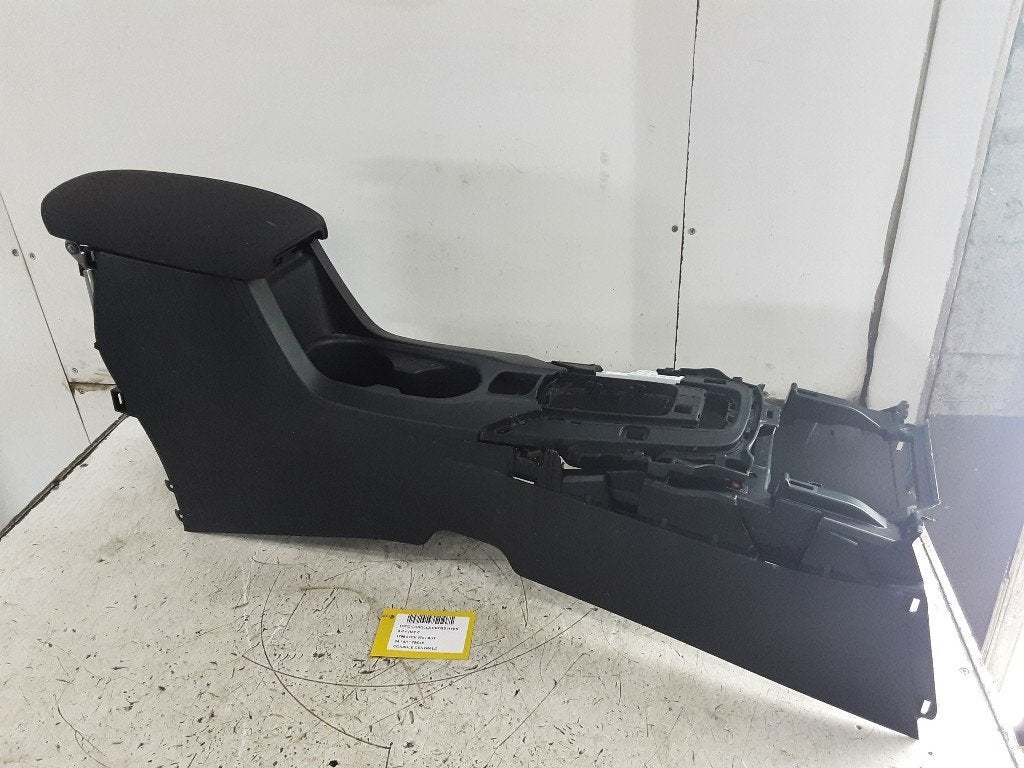 MIDDENCONSOLE Toyota Corolla Cross (01-2020/-), Gebruikt, Kundenbetreuung@toyota.de, Toyota, Toyota-Allee 2
50858  Köln, DE