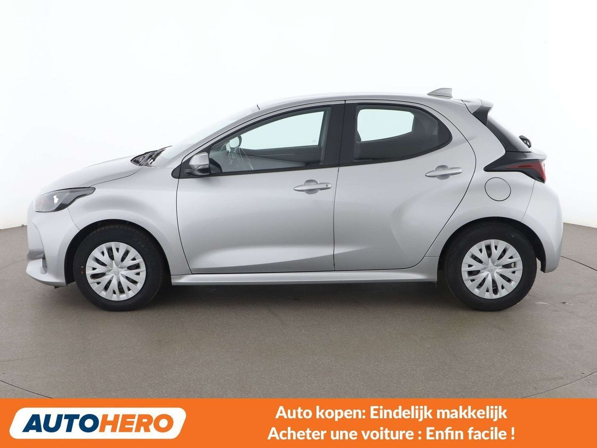 Toyota Yaris 1.5 Hybrid Active (bj 2022, automaat), Auto's, Stof, Gebruikt, https://public.car-pass.be/vhr/f4a8f160-3f25-4b89-93b3-a969b63c6921