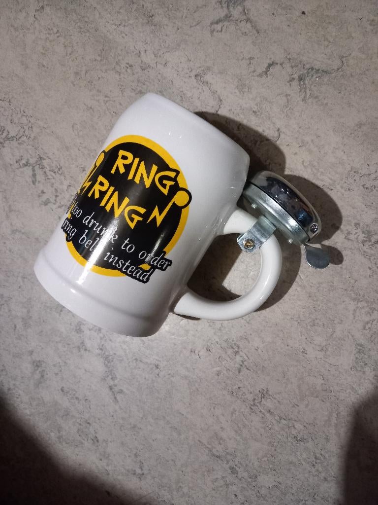 humoristische keramische bierpul, Huis en Inrichting, Keuken | Servies, Nieuw, Kop(pen) en/of Schotel(s), Overige stijlen, Keramiek