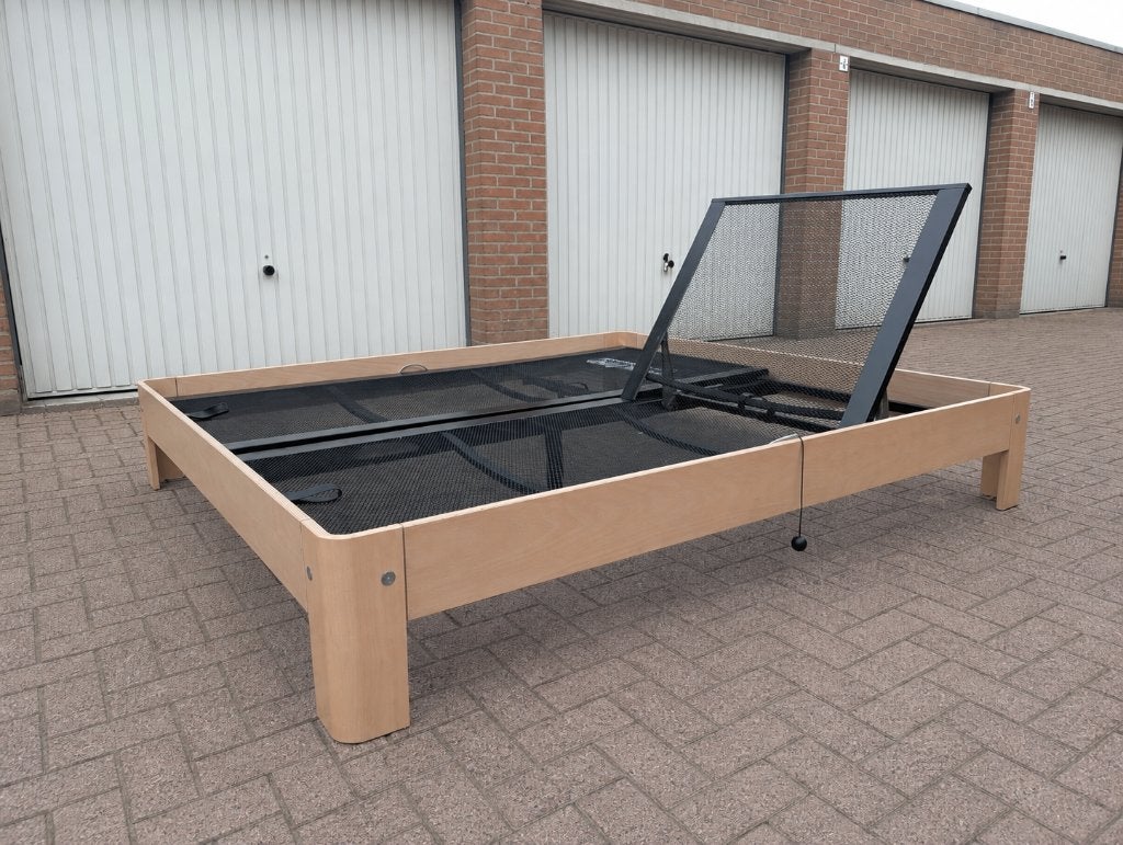 Auping Auronde 180 x 200 Design Bed | BEZORGING MOGELIJK, Huis en Inrichting, Ophalen, Auping