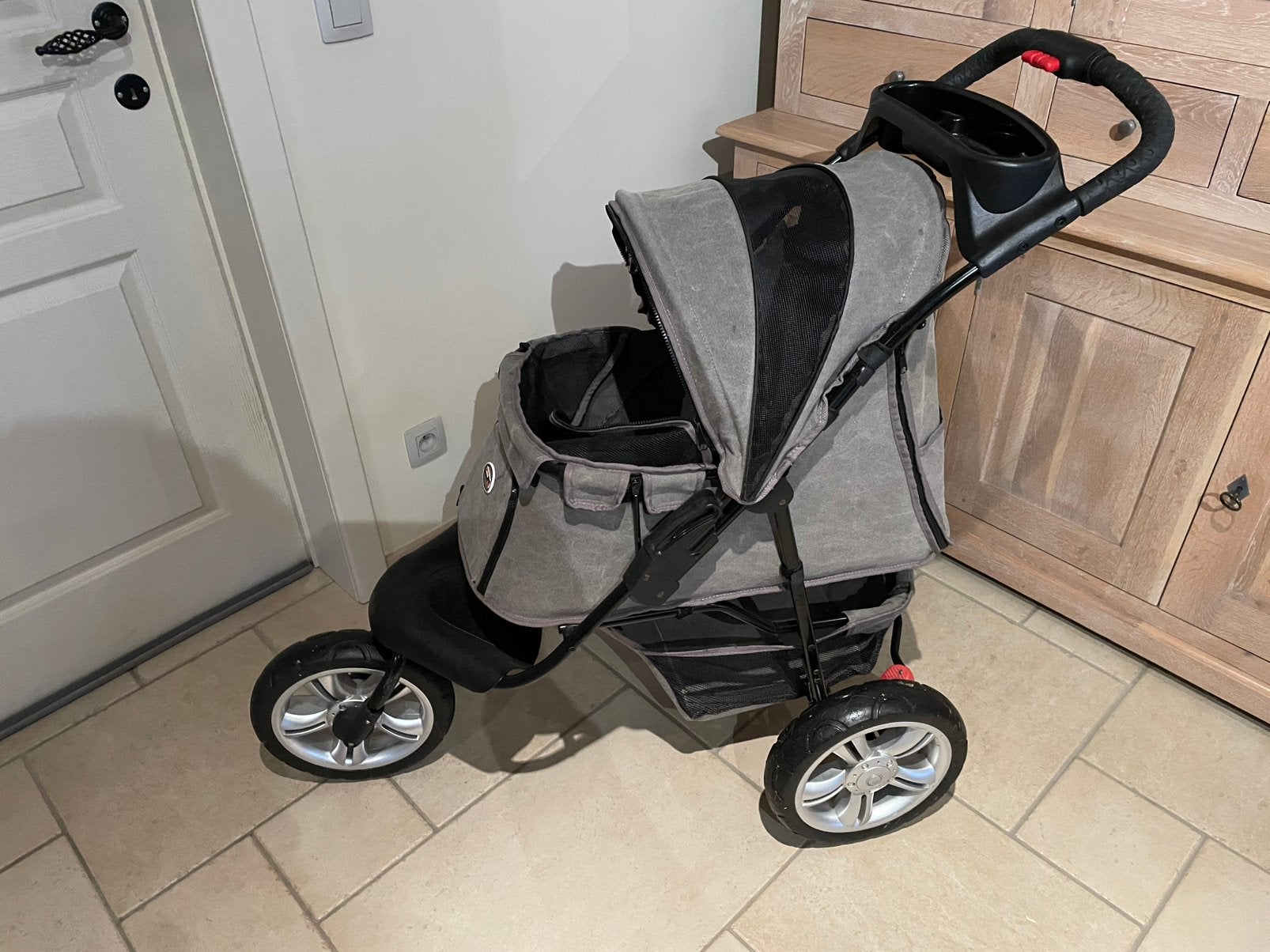 Luxe hondenbuggy INNO PET.                 ( NIEUW 290 € ), Ophalen, Zo goed als nieuw, Hondenbuggy