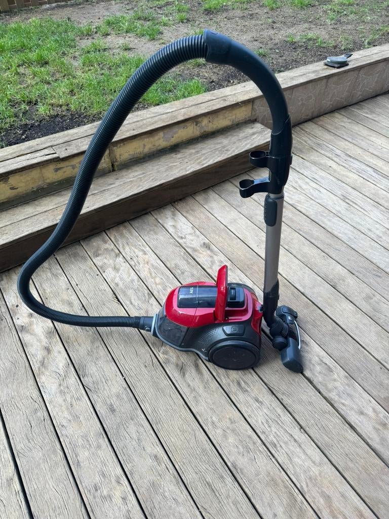 Aspirateur AEG, Electroménager, Aspirateurs, Utilisé, AEG, Moins de 1 200 watts, Réservoir, Enlèvement