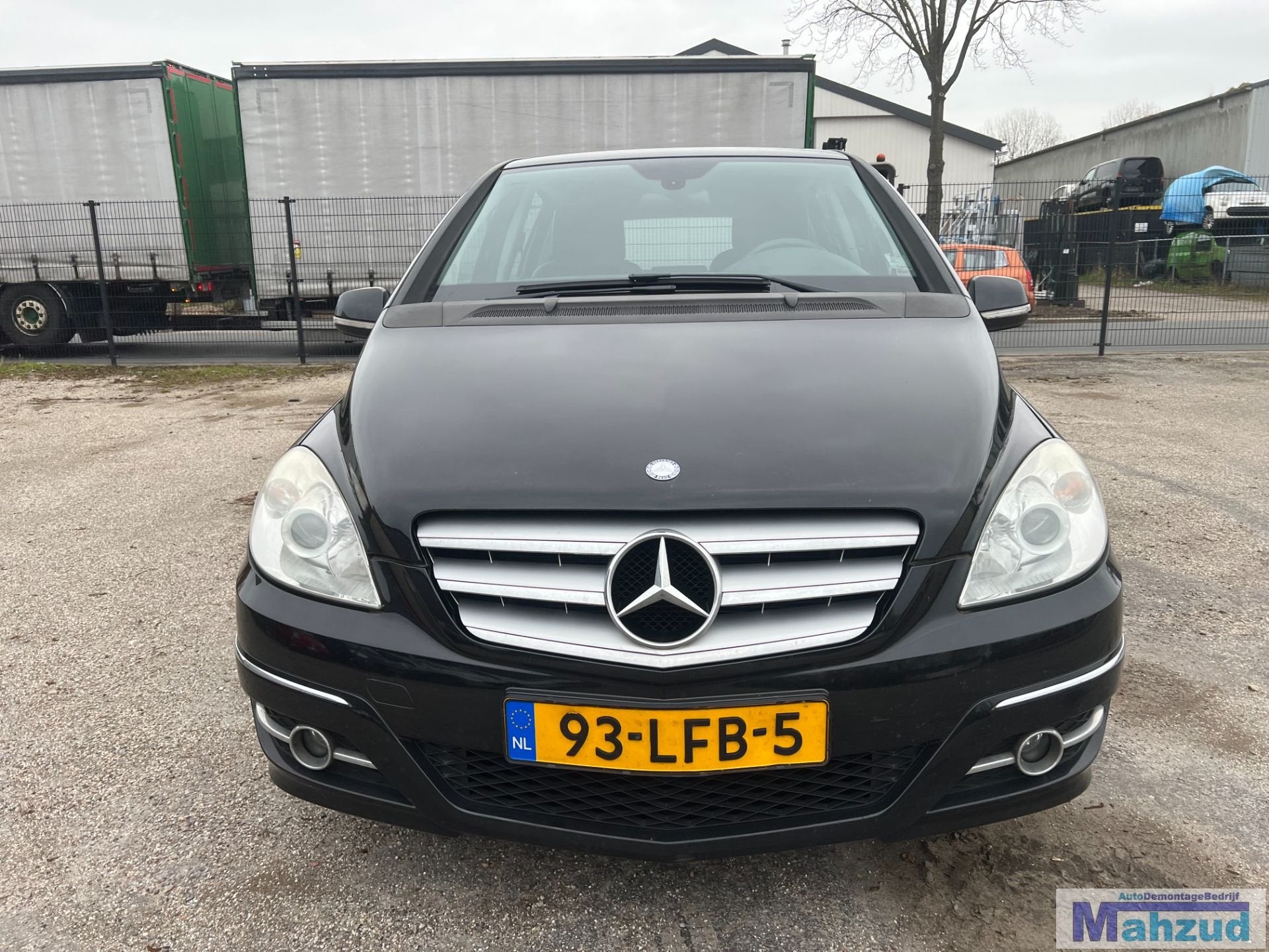 Mercedes Classe B W245 2.0 noire de 2010 (191 pi ces) d mant, Mercedes-Benz AG, Mercedes-Benz, Utilisé, Mercedesstrasse 120
70372  Stuttgart, DE