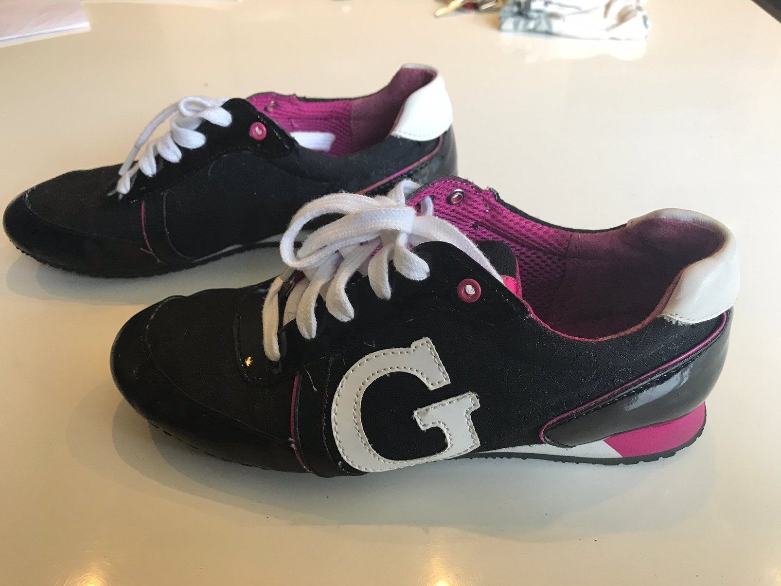 Guess sneakers sneakers in goede staat, Ophalen of Verzenden, Zo goed als nieuw