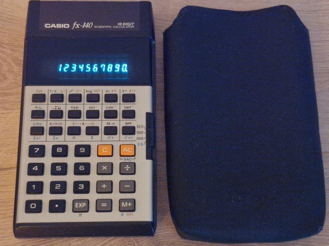 Casio fx-140 scientific calculator 10 Digit , met hoesje, Diversen, Ophalen of Verzenden, Gebruikt