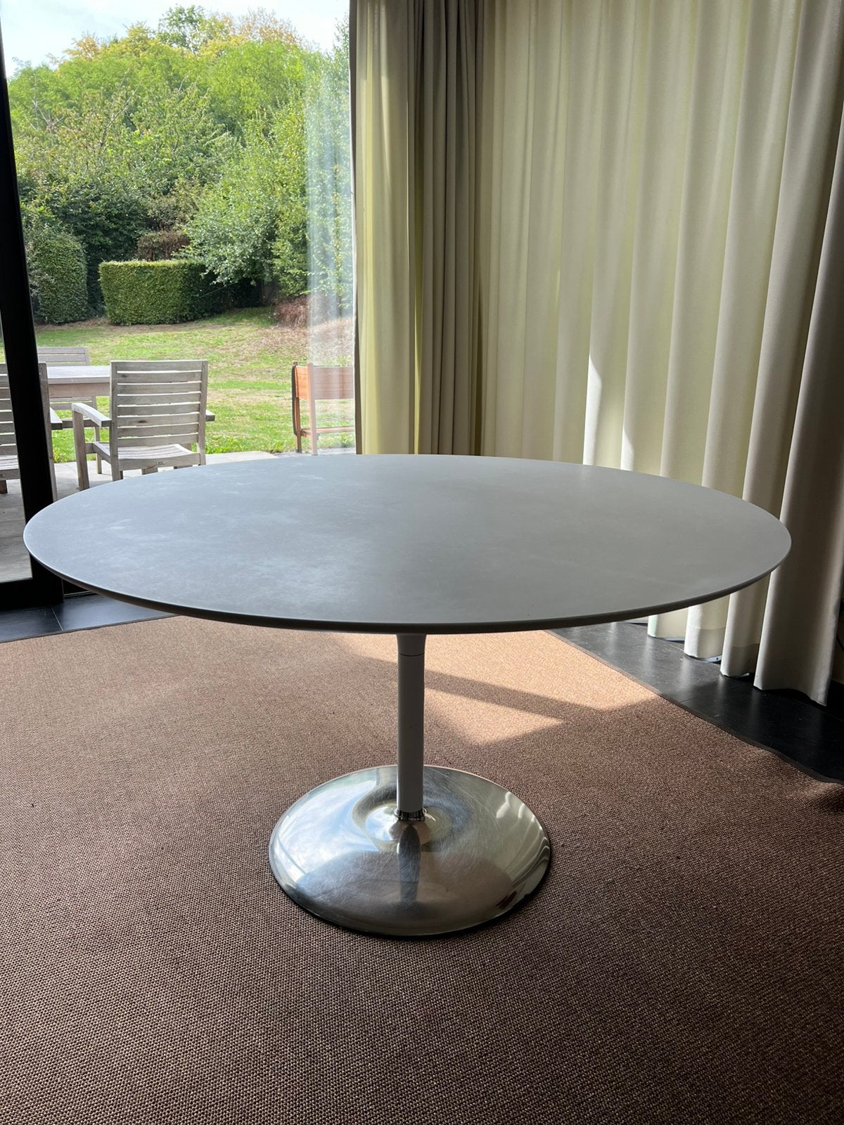 White Tulip table van merk Arper, Enlèvement, Comme neuf