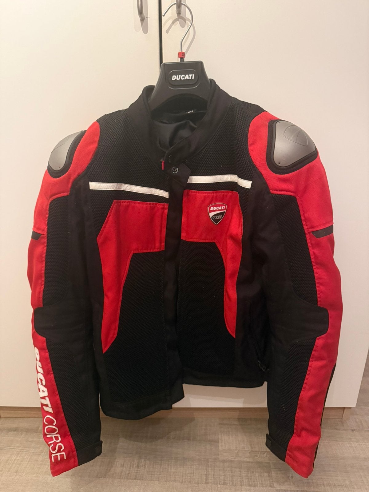 Veste moto été Ducati Corse, Motoren, Kleding | Motorkleding, Ophalen