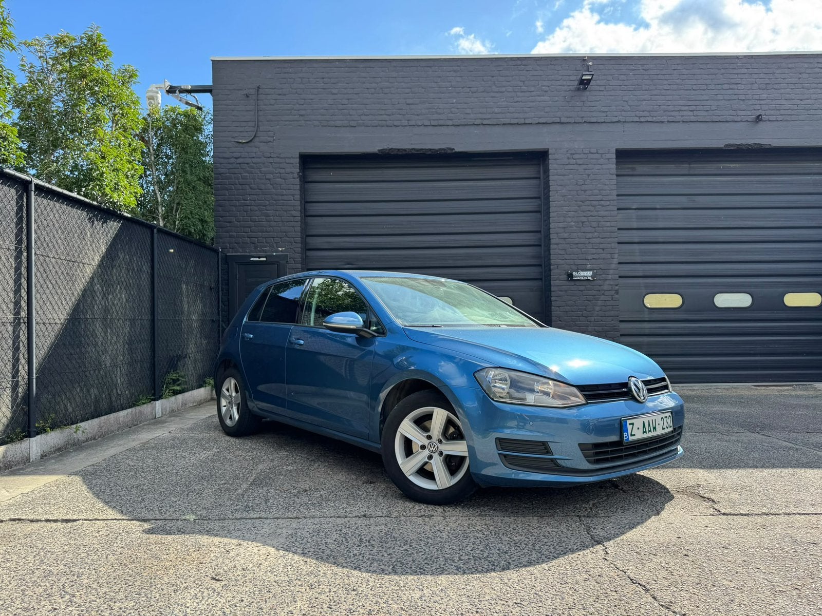VOLKSWAGEN GOLF 7 1.2 TSI CARPLAY PARKEERSENSOREN GEKEURD, Auto's, Euro 5, Blauw, Bedrijf, Handgeschakeld