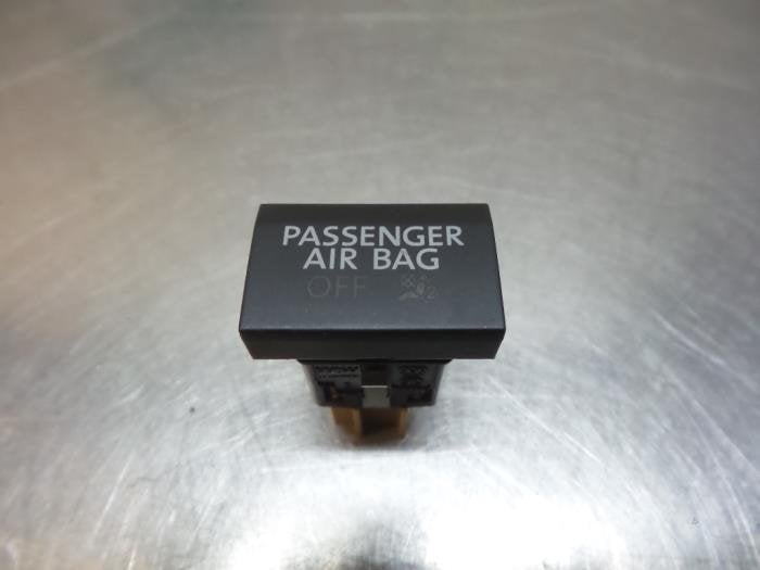 Airbag controle lampje van een Volkswagen Polo (Polo 09-), Gebruikt, -, -, Ophalen of Verzenden