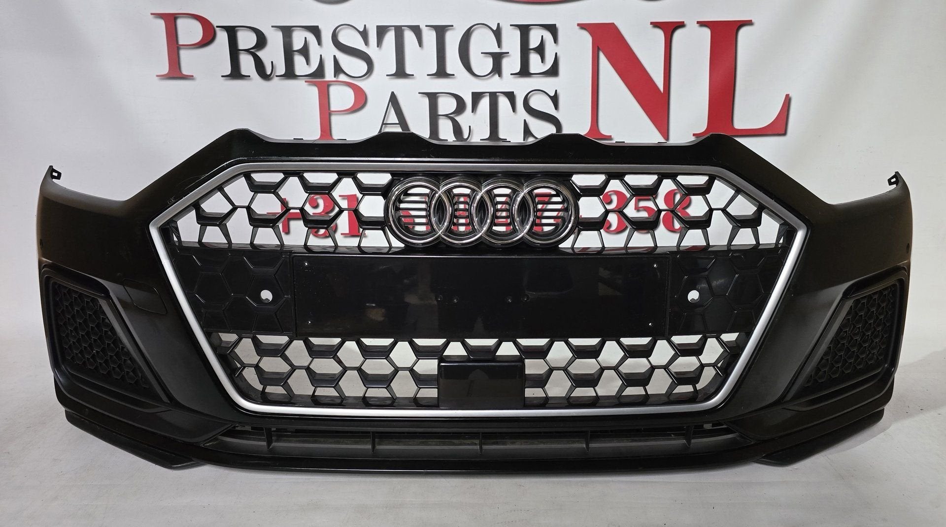 Voorbumper Audi A1 II GB 82A Basic Sport Bumper 82A807437, -, Origine de la pièce connue, Audi, Utilisé