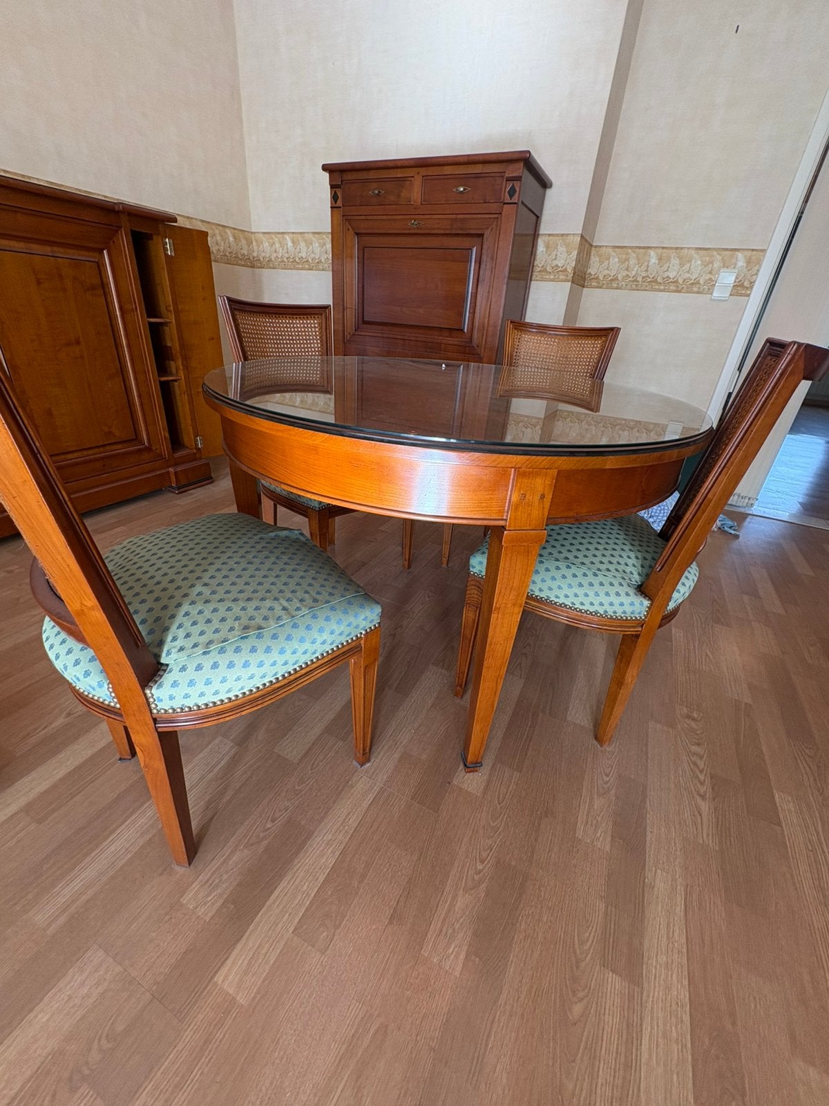 Table de salle à manger en merisier GRL France et 4 chaises, Maison & Meubles, Enlèvement, Utilisé