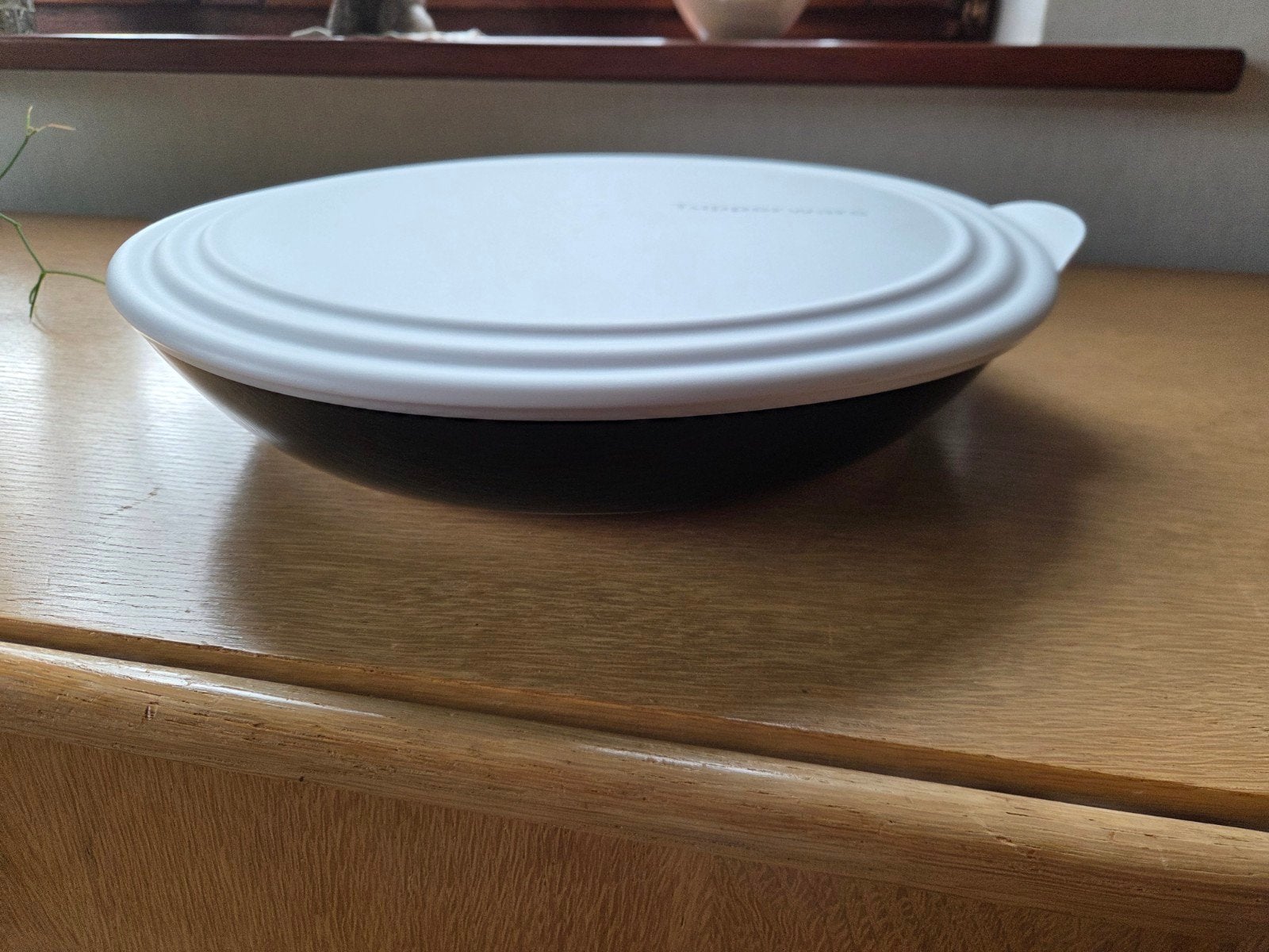 prachtige schaal Tupperware  2.4 liter, Schaal, 2400 ml, Wit, Nieuw