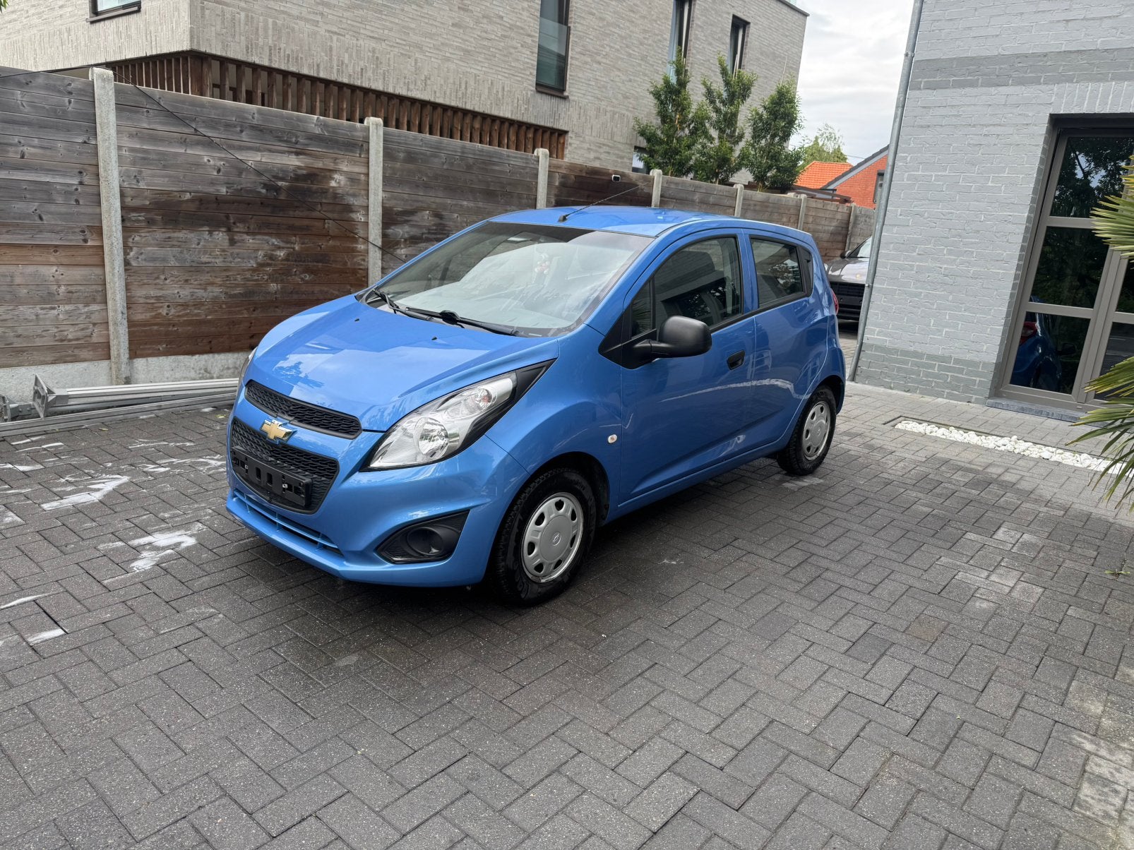 Bonjour je vends ma voiture chevrolet, Bedrijf, Benzine, Te koop