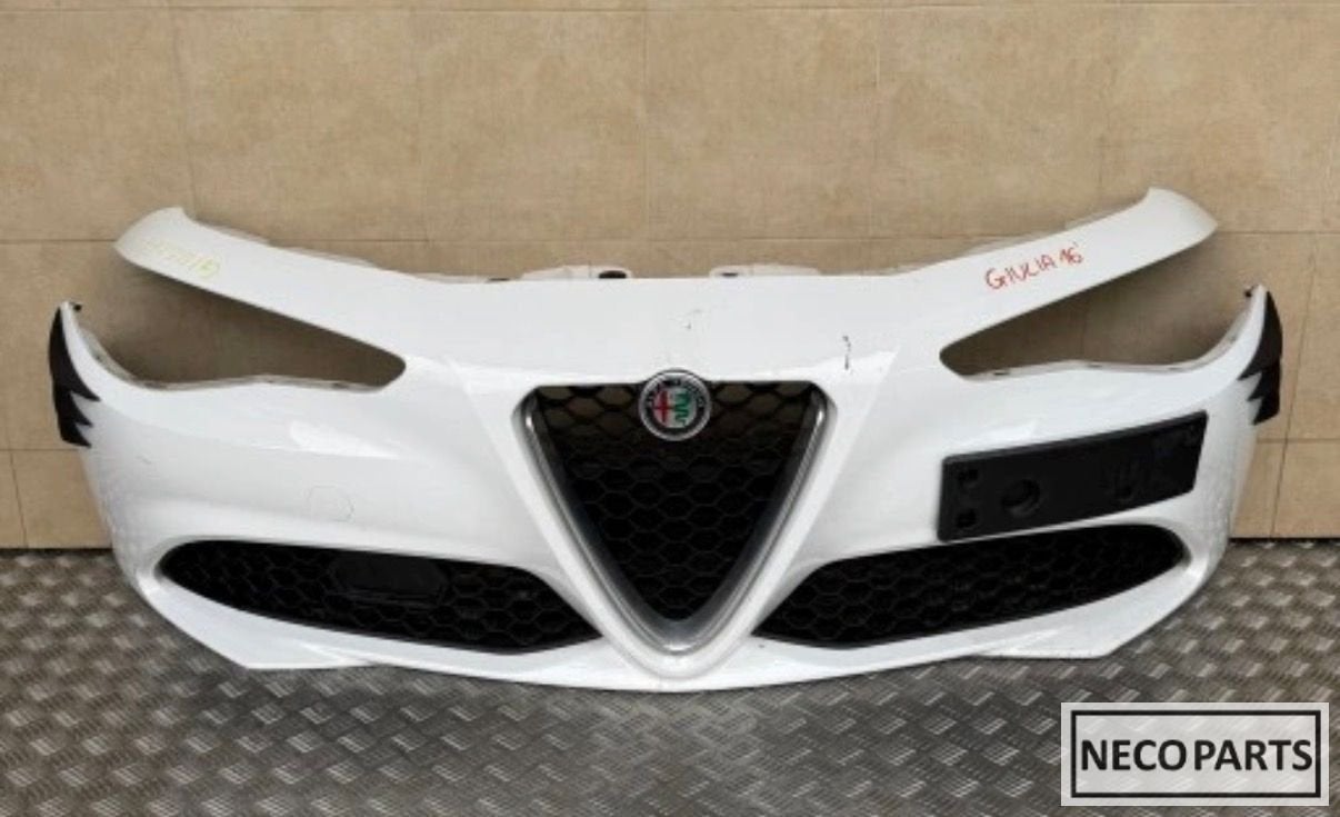 ALFA ROMEO GIULIA VOORBUMPER ORIGINEEL ALLES LEVERBAAR!!!, Gebruikt, -, Ophalen of Verzenden, Alfa Romeo