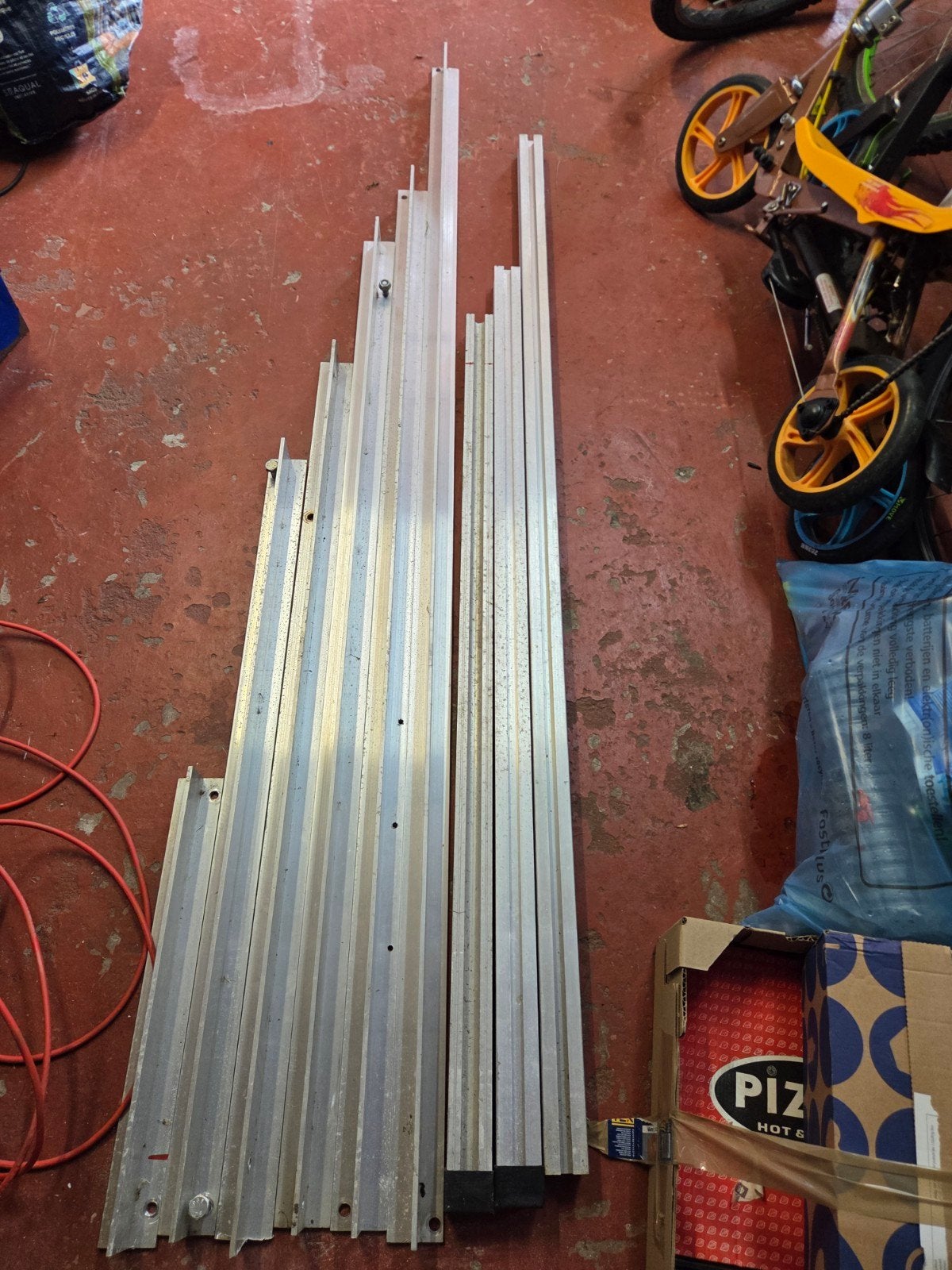 profilés en aluminium et rail pour panneaux solaires, Bricolage & Construction, Métaux, Enlèvement