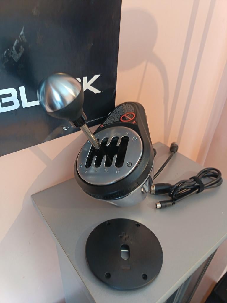 Shifter thrustmaster TH8A, Enlèvement