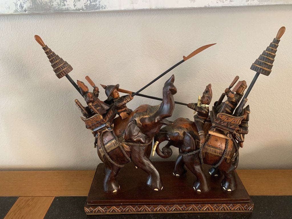 Houtsculpturen: olifanten, tiki masker, Kerststal, koning.., Enlèvement ou Envoi, Peint, Bois, Statue