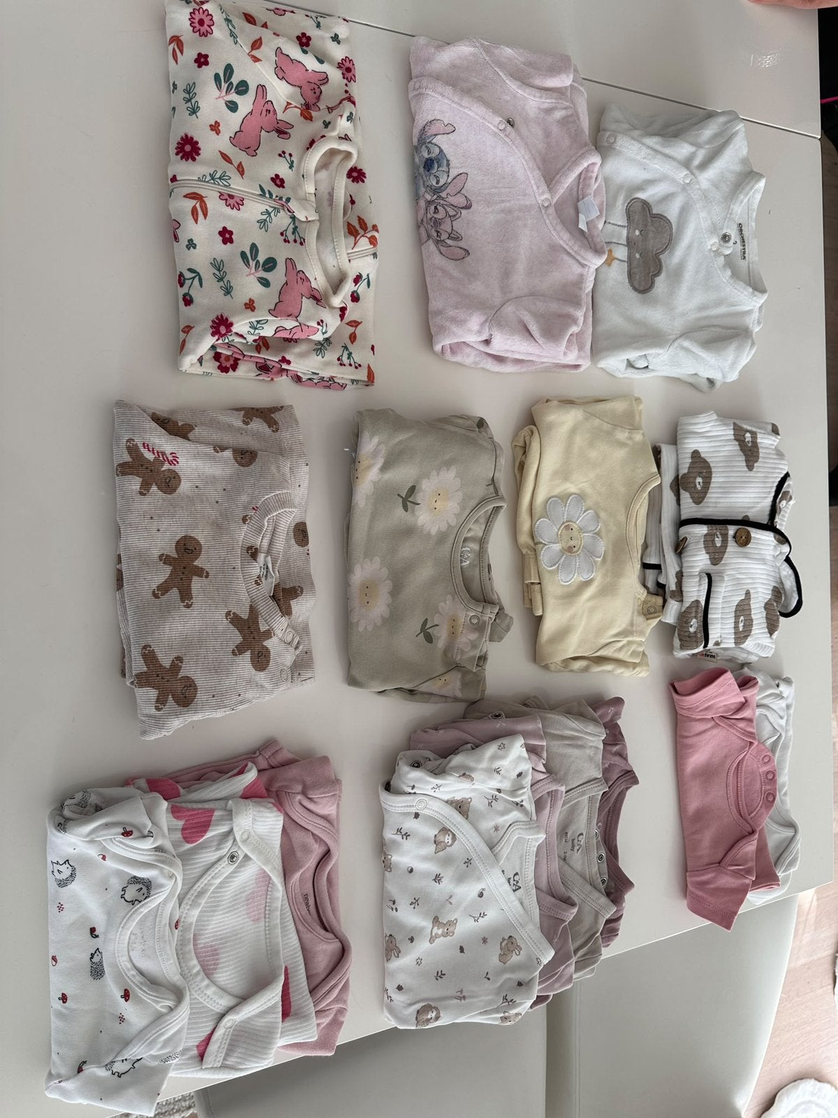 Lot de bodies et pyjamas pour fille taille 62/68, Enlèvement, Taille 62