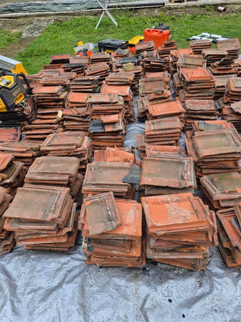 Tuiles Hennuyères à donner –  40 m², Pierre ou Argile, Enlèvement, Utilisé, Rouge
