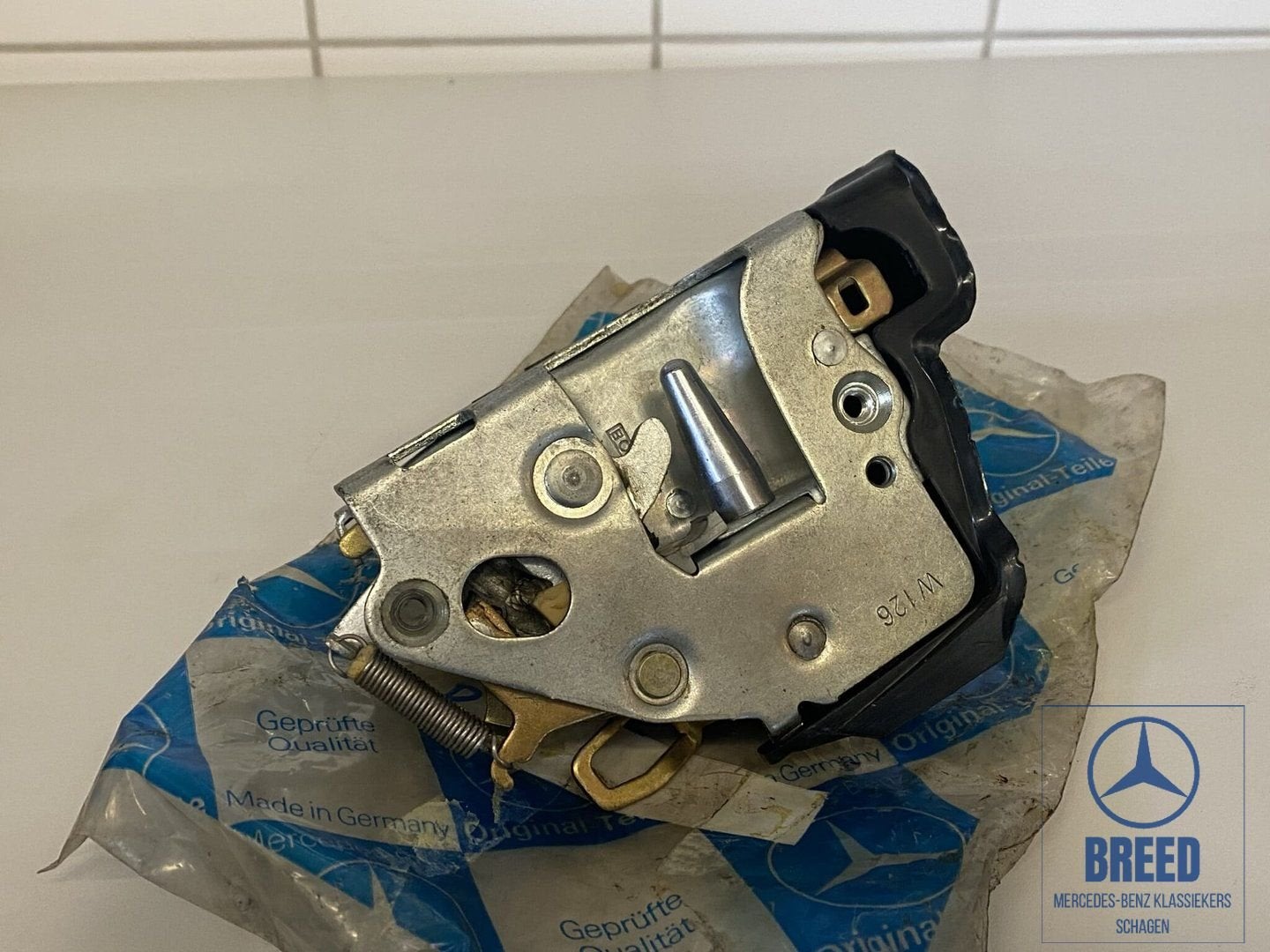 NOS slotmechaniek rechtsachter voor Mercedes-Benz W126, Neuf, -, -, Enlèvement ou Envoi