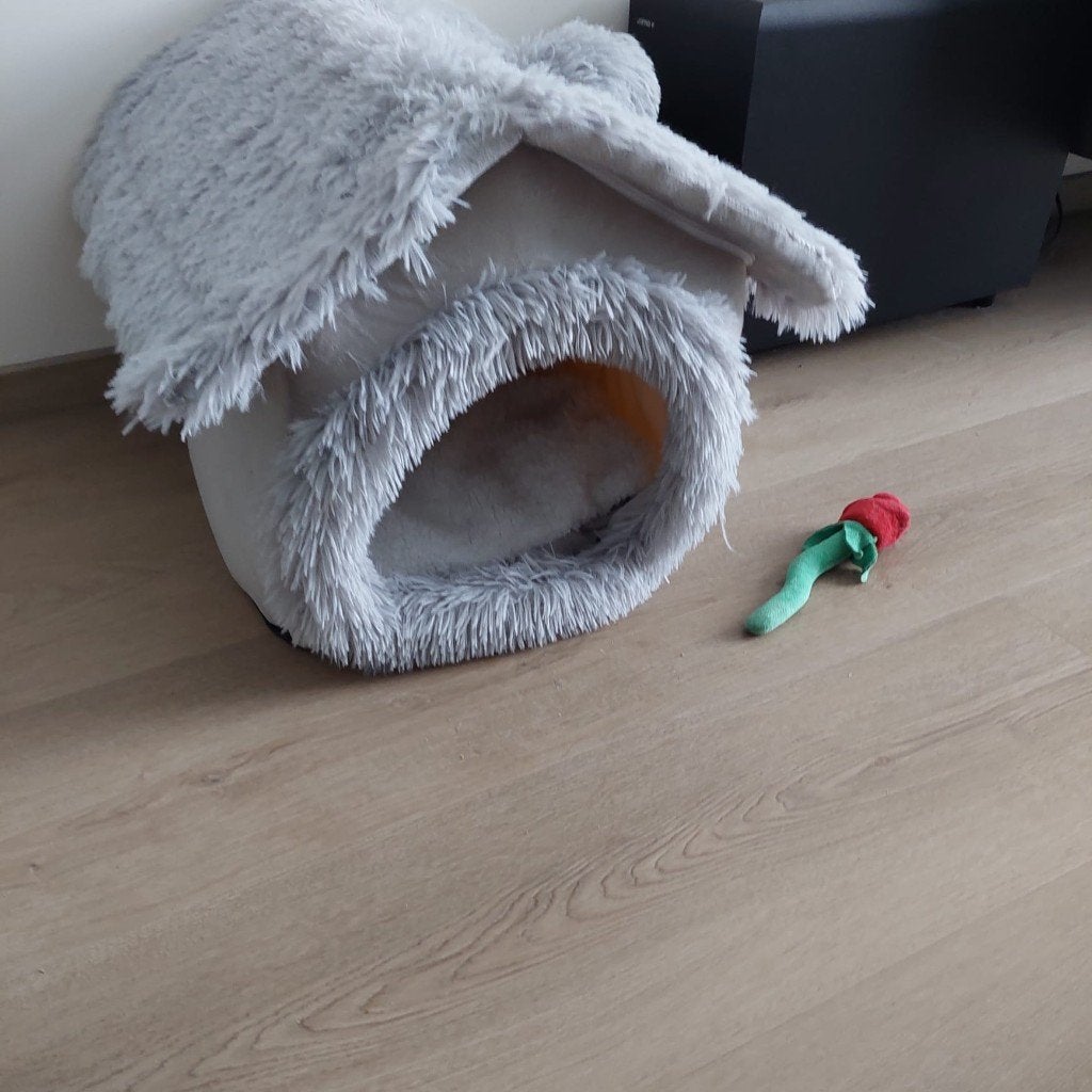 gezellig huisje voor kleine hond of kat, Ophalen, Zo goed als nieuw, Pluche