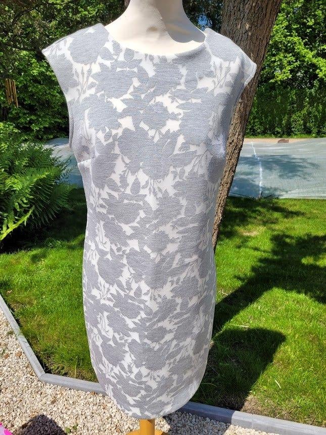 Damesjurk grijs, Kleding | Dames, Maat 42/44 (L), Ophalen of Verzenden, Zo goed als nieuw, Knielengte