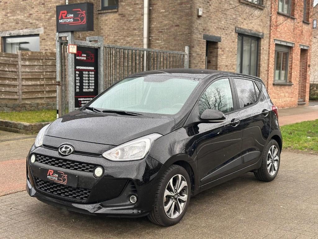 Hyundai I10 - 1.0i - 16.965KM - Apple Carplay - Airco -, Auto's, 4 deurs, Stof, Zwart, Bedrijf