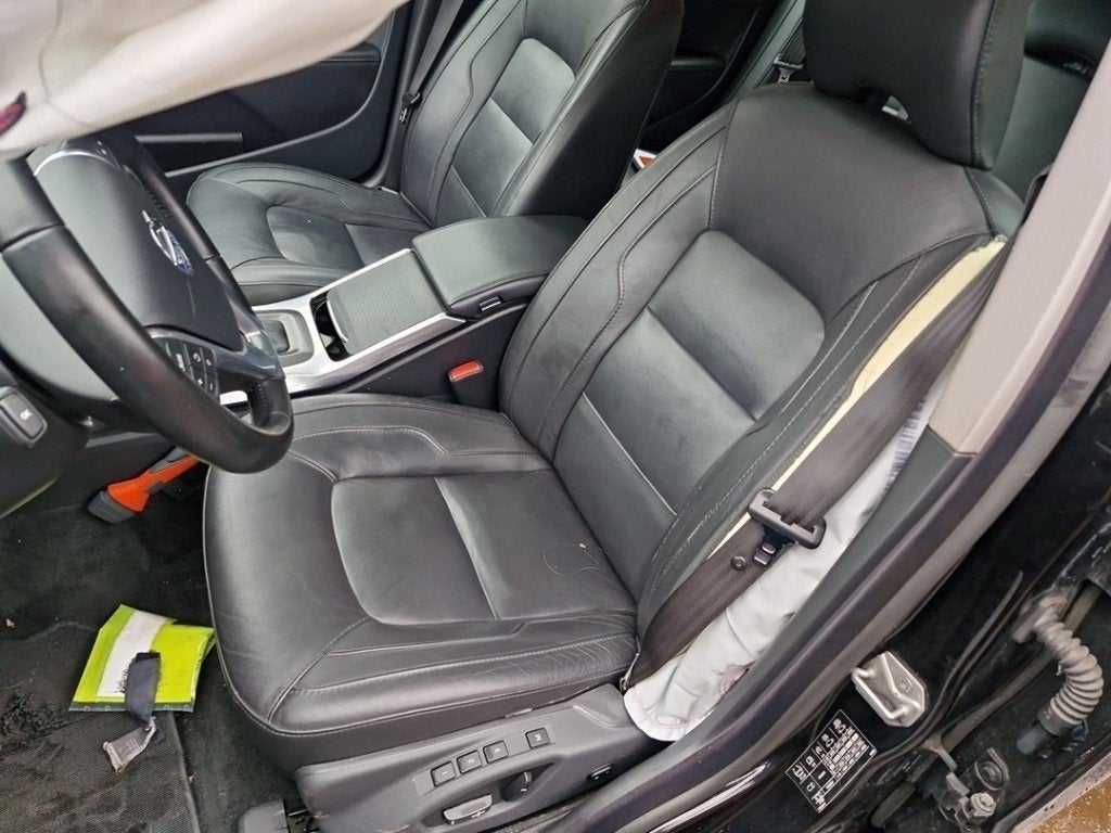 CEINTURE DE SECURITE AVANT GAUCHE Volvo V70 (BW), Info@volvocars.com, Volvo Car Germany GmbH, Siegburger Straße 229
50679  Köln, DE