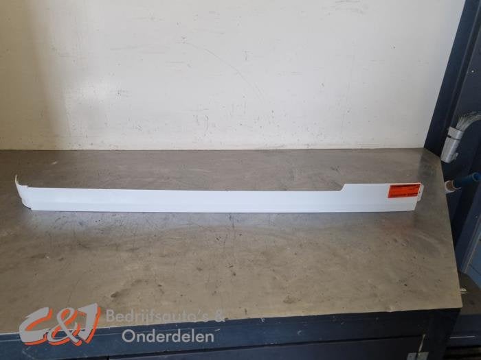Rail porte coulissante droite d'un Mercedes Vito, Autos : Pièces & Accessoires, 3 mois de garantie, Utilisé, -, -