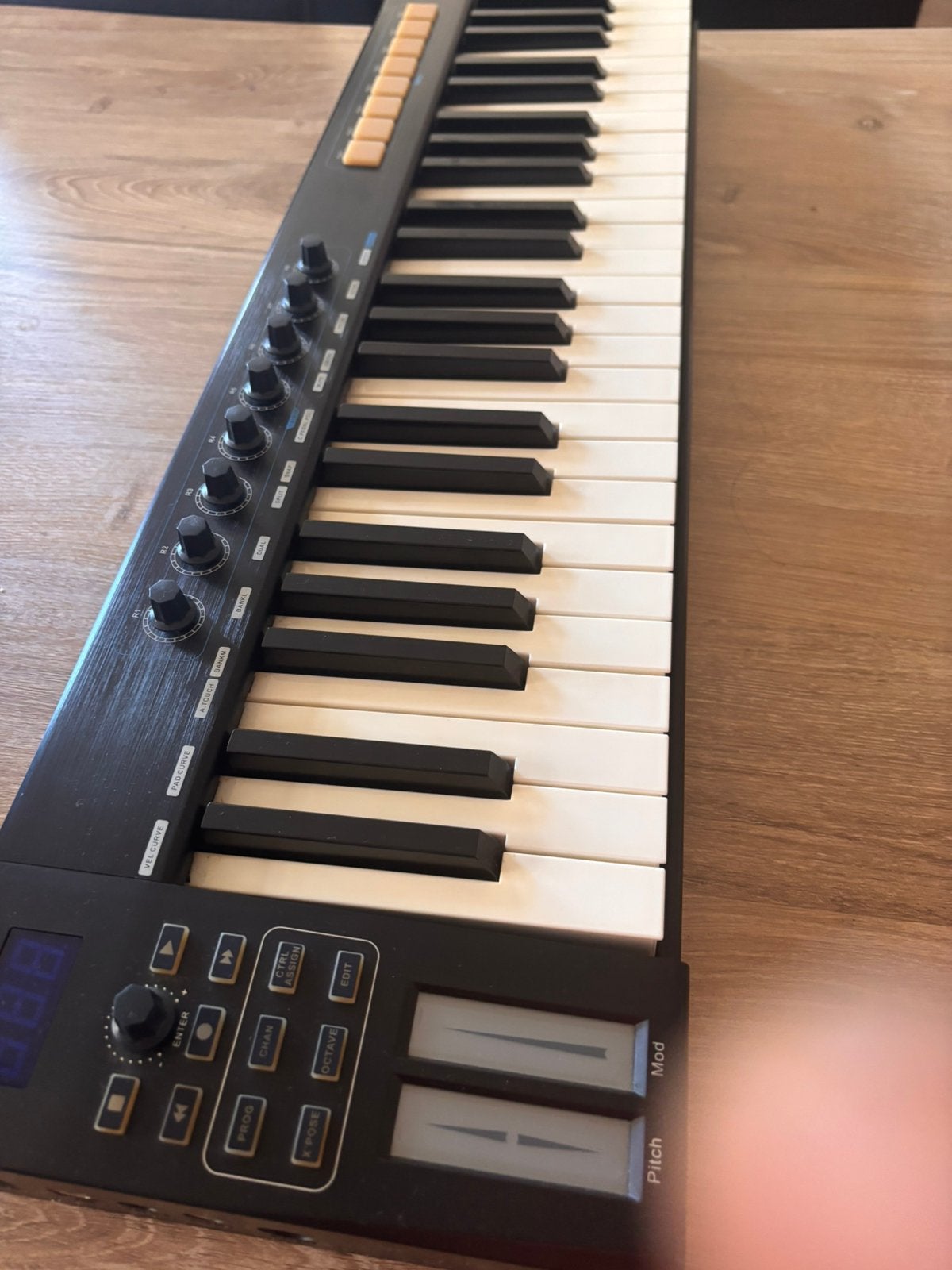 Devine VersaKey 49 USB/MIDI keyboard, Muziek en Instrumenten, Ophalen of Verzenden, Zo goed als nieuw